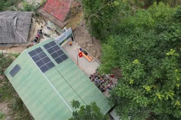 Dự án "Mang điện về bản" của Intech Energy năm 2024 