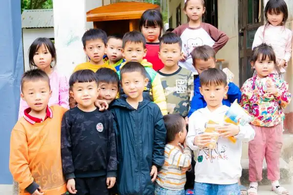 Dự án "Mang điện về bản" của Intech Energy năm 2024 