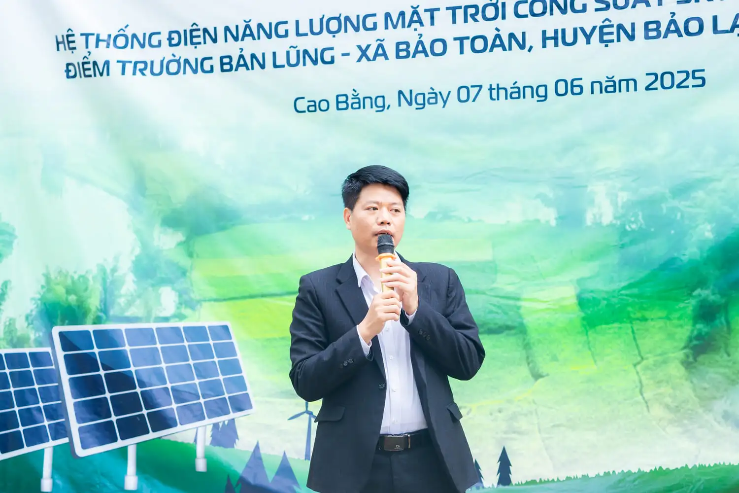 Ông Trần Văn Nhơn -Tổng Giám đốc Intech Solar phát biểu